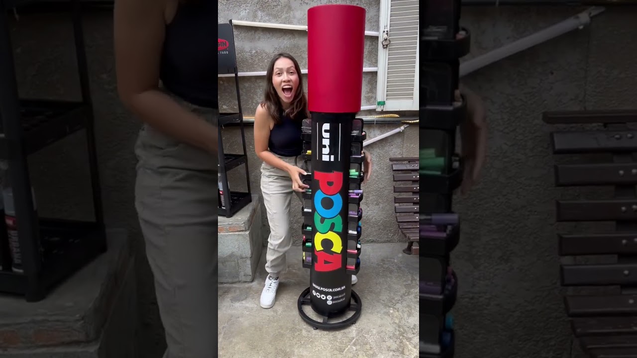 Desenhando com a maior caneta Posca do mundo! #shorts #shortsvideo