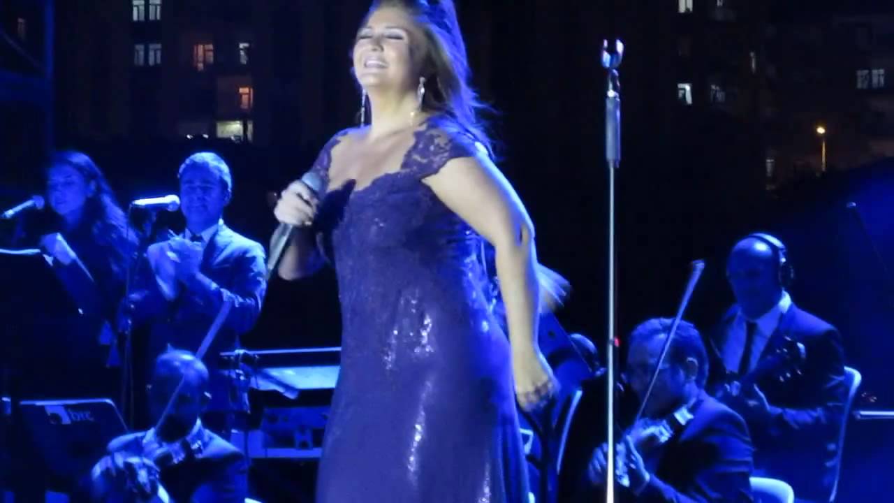 Sibel can Mavi mavi dans show