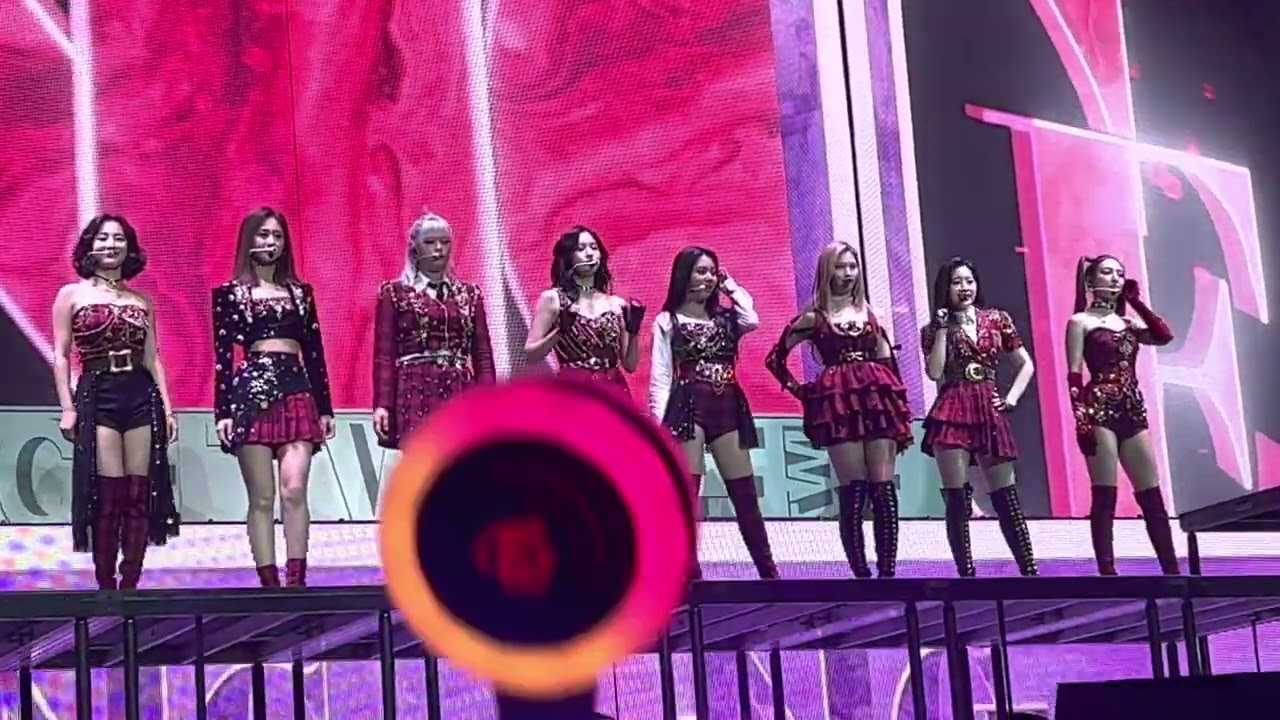 TWICE (트와이스) 4th World Tour III - The Feels (Oakland) - 021822 [Fancam]