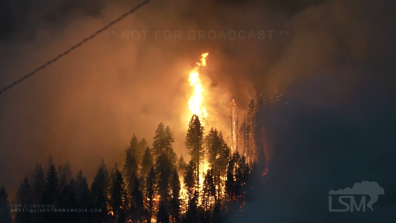 7-29-2021 Crescent Mills and Taylorsville, Ca Dixie Fire threatens towns homes- pyromcumulus cloud