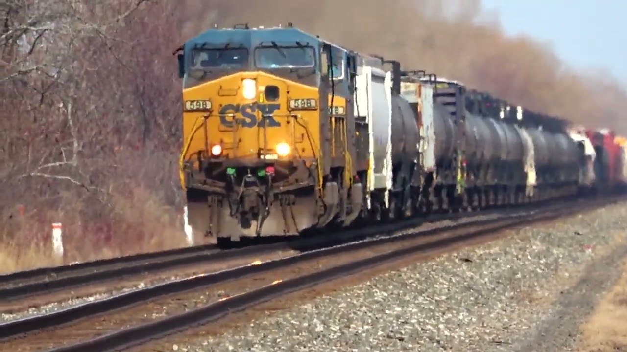 CSX Train Meets SpongeBob Train! Big CSX Manifest Train! CSX Train Long Range View + More trains!