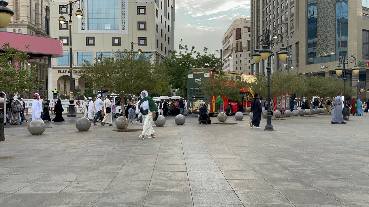 لحظات مدهشة في منطقة المصليات قبل حلول الليل Stunning Moments in Al-Musalliyat Before Nightfall