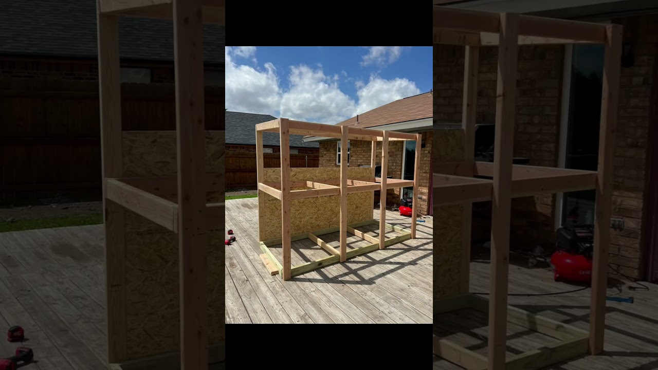 Las Nuevas Jaulas Para Los Gallitos