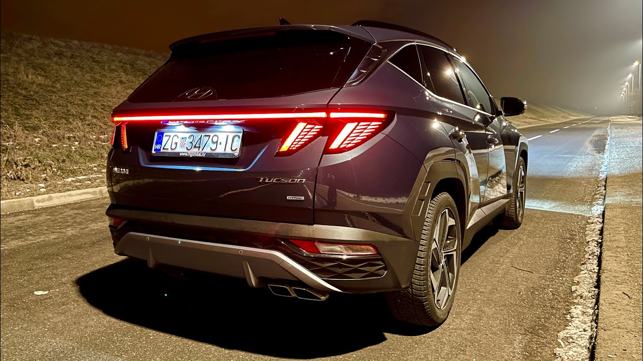Новый HYUNDAI TUCSON 2021 в ночное время - светодиодные фонари, окружающее освещение