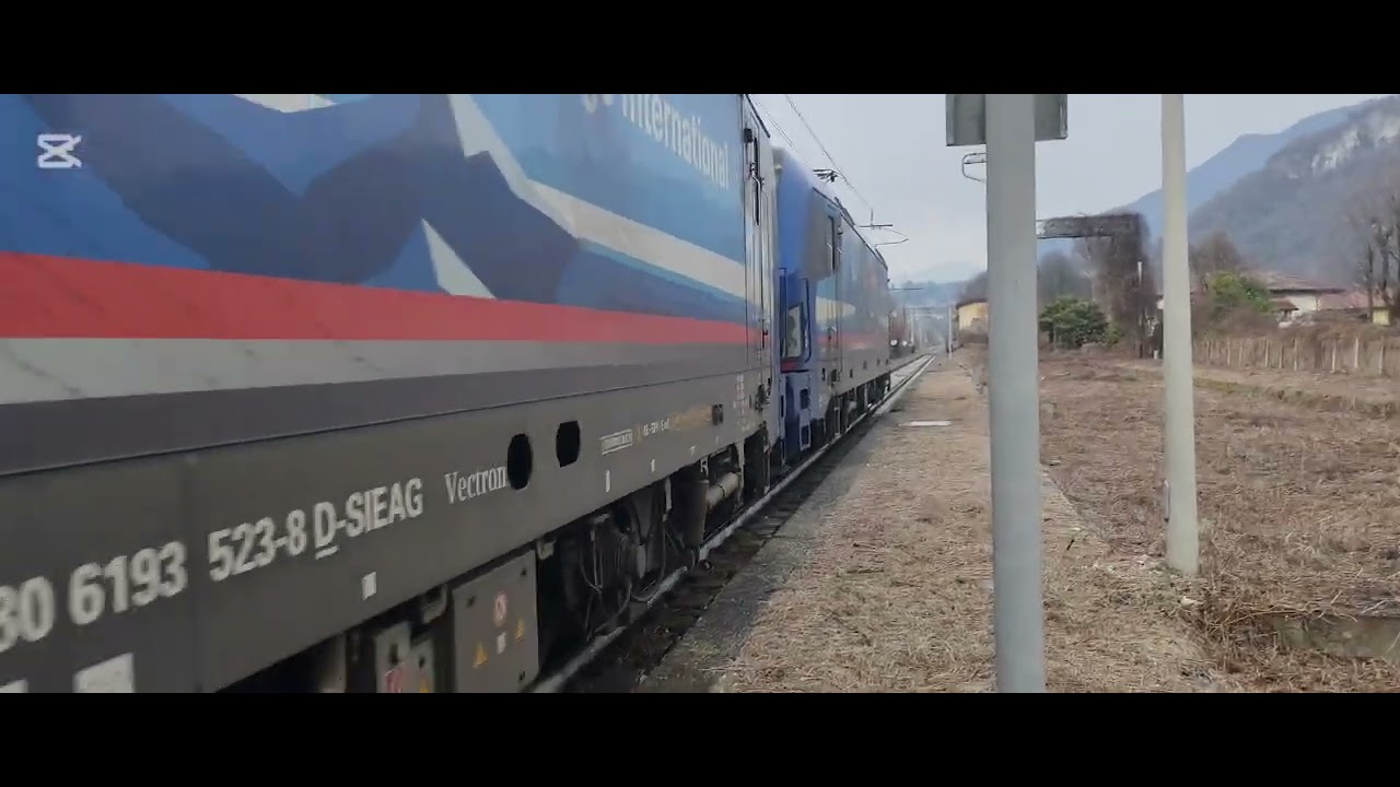 Tanto treni merci tra la stazione di Leggiuno monvalle e Ispra 