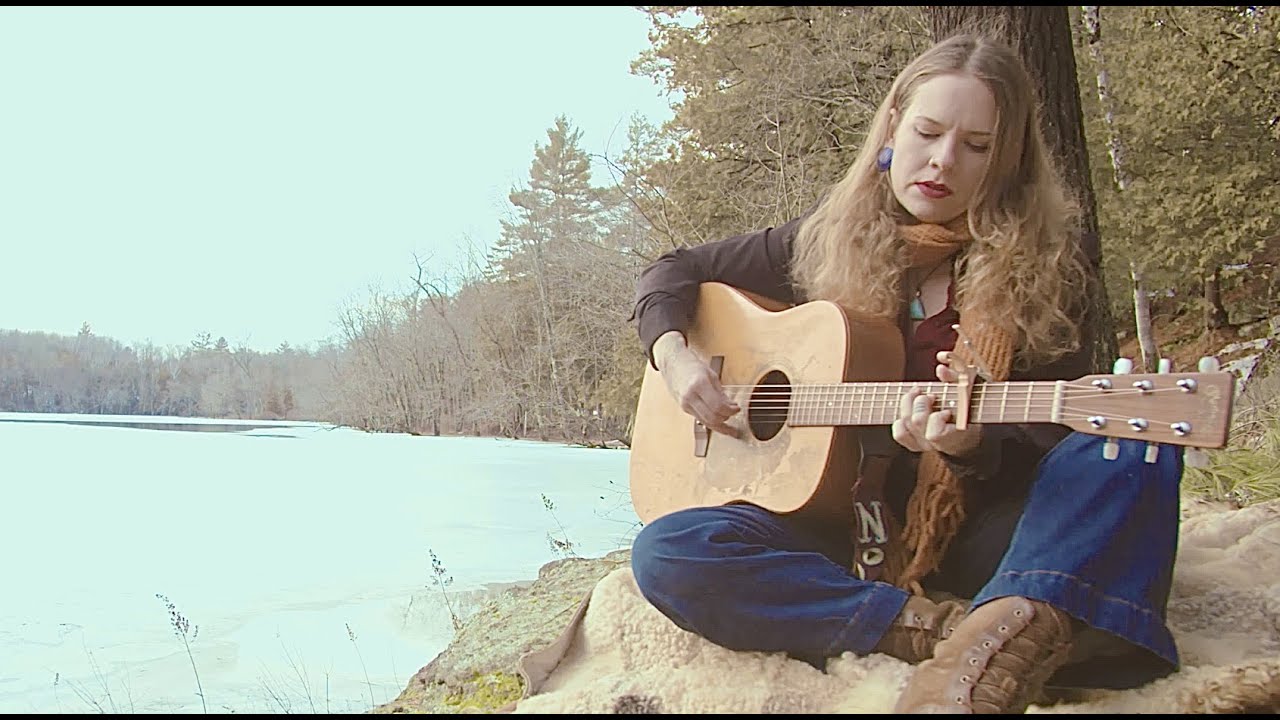 Meredith Moon - Constellations (Official Music Video)