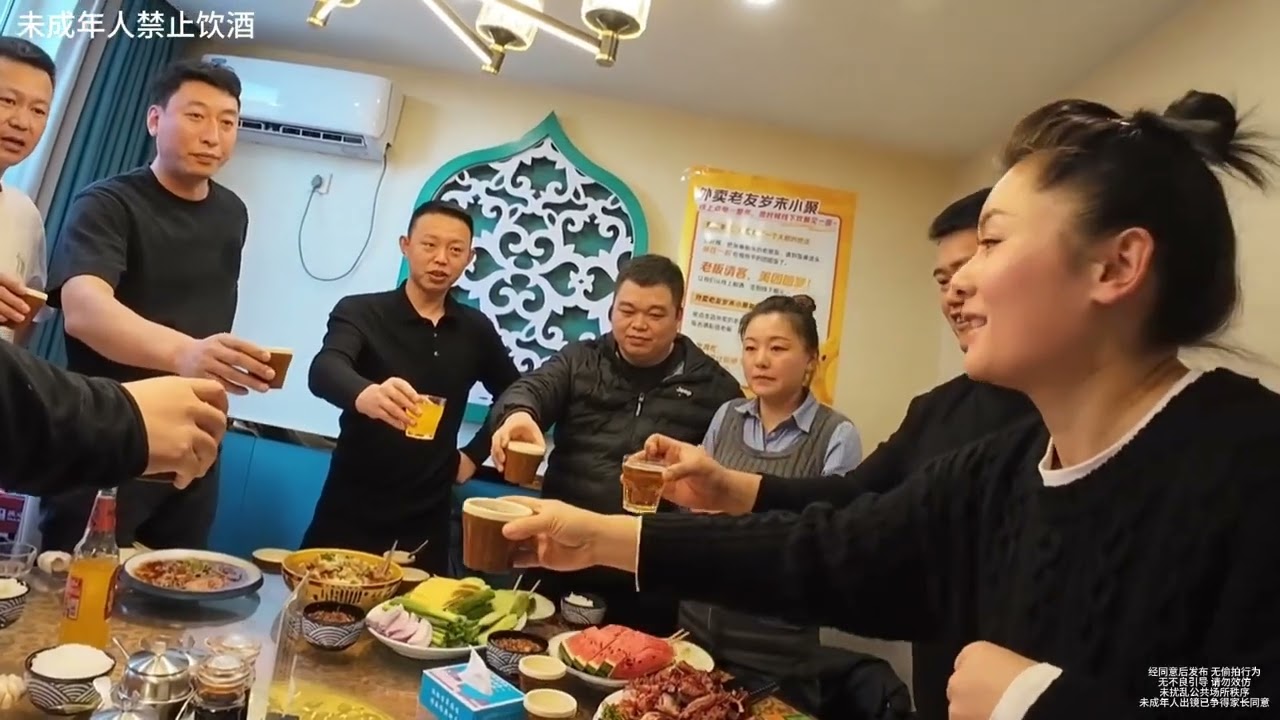 Two yuan to freeload a meal with Northeastern Chinese friends?That's incredible hospitality#cutebaby
