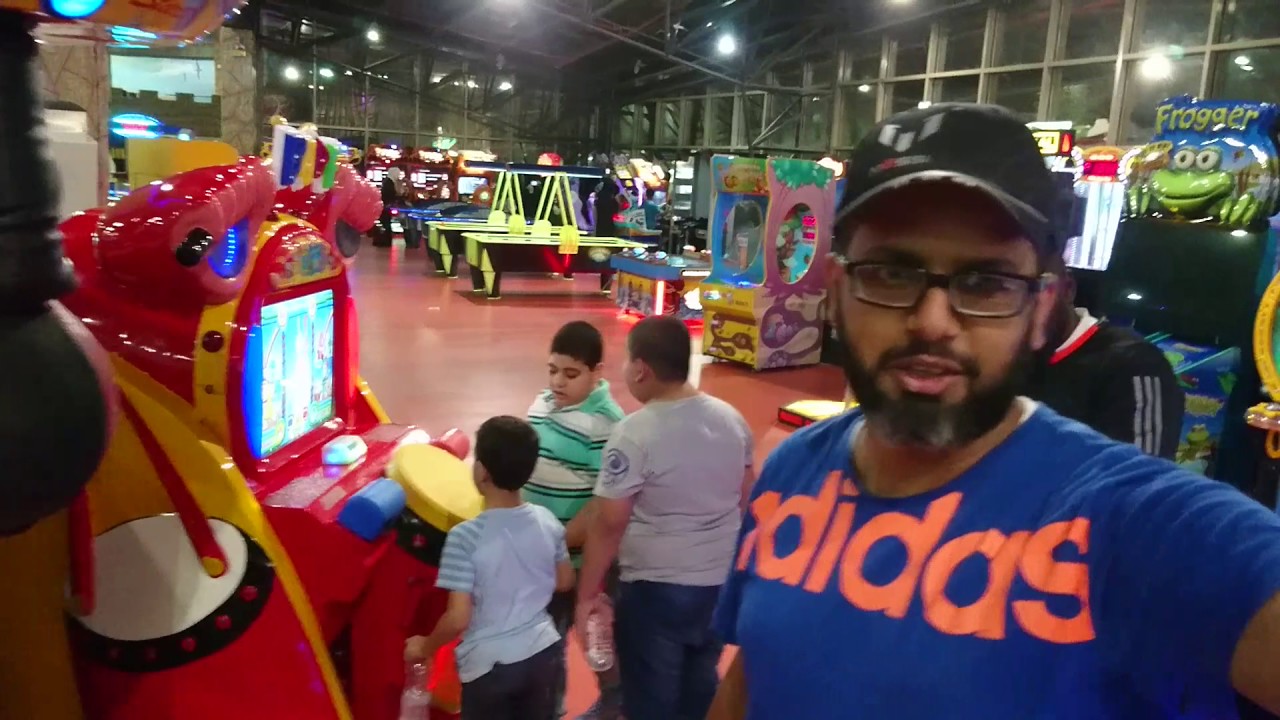 مول فلامنجو بارك لعبة تحدي البوكس في الملاهي