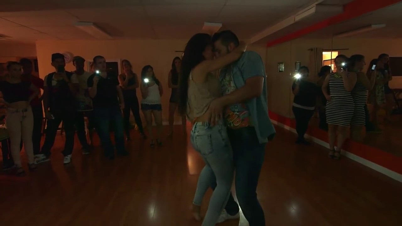 Daniel y Desiree - La copa rota - Bachata Dance