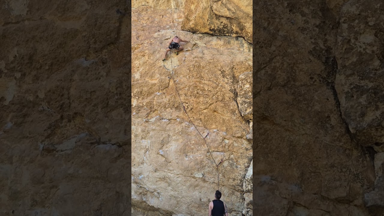 7a en Barranco del Fin del Mundo. Ermita.