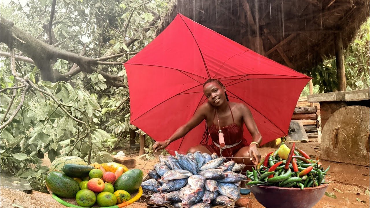 Tree Falls 🌳 On Home 🏡 |Heavy Rains 🌧 Disaster in African village |Roasting Fish with Rains