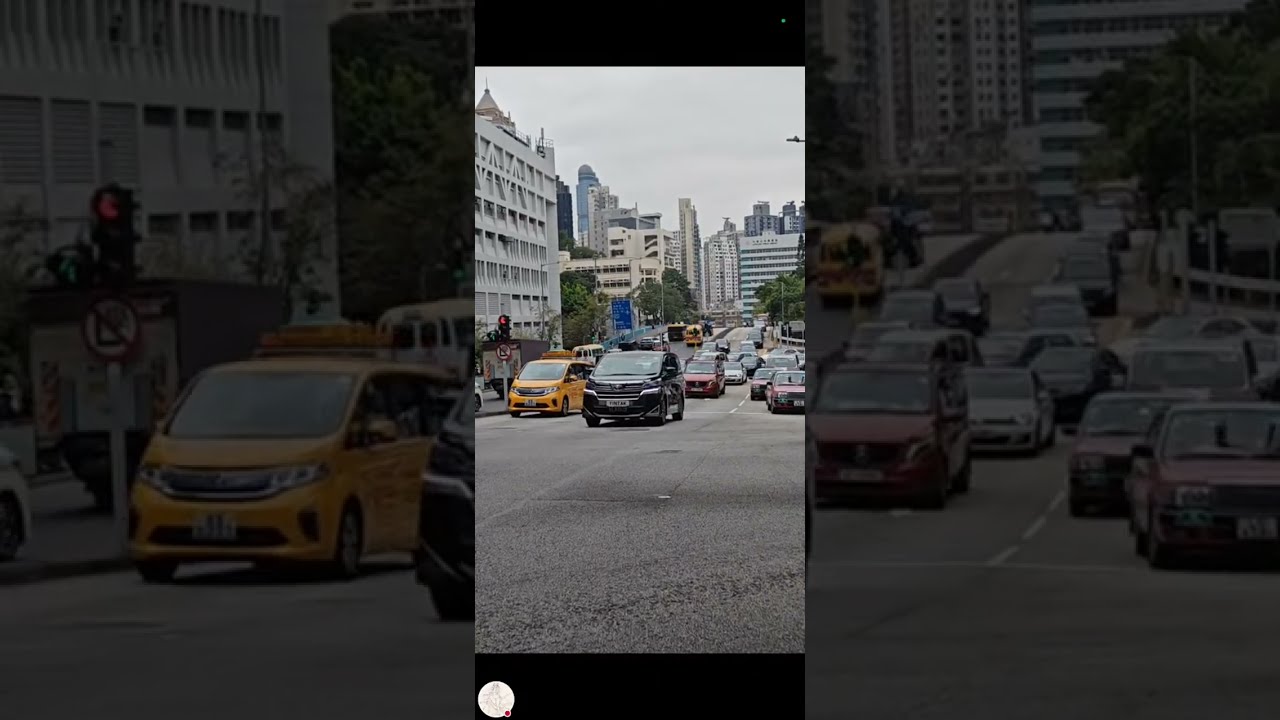 Green Light! Go. #cars #hkroads #saturday