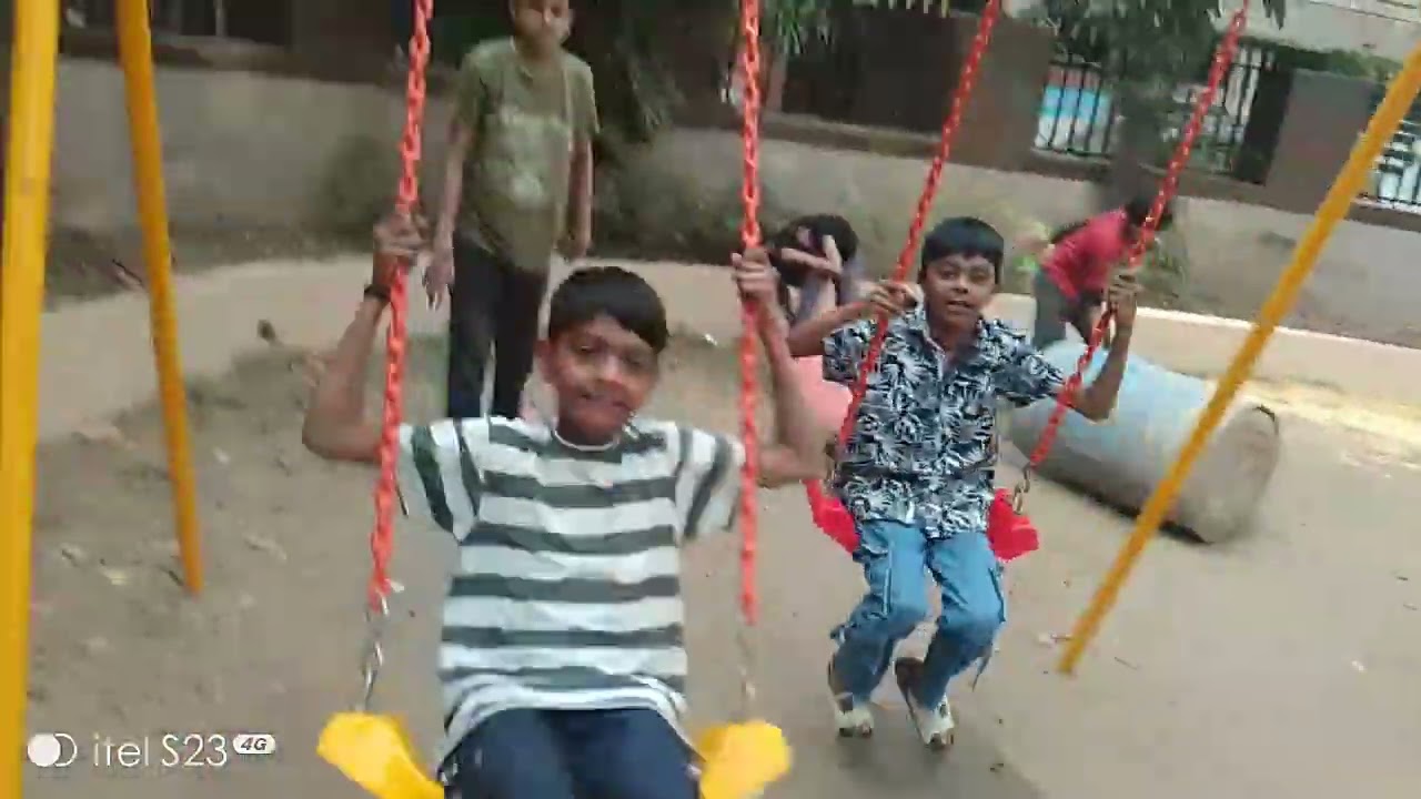 Garden mai khel rhe aaj ❤️❤️🥳
