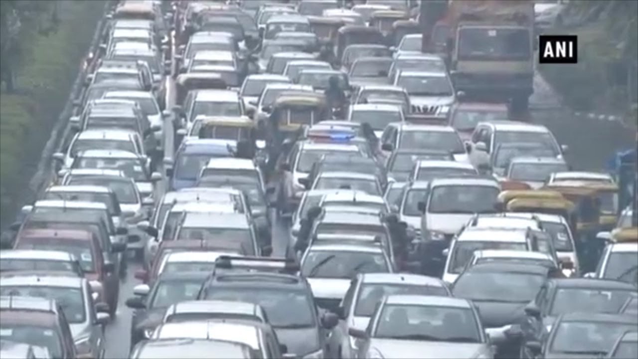 Rain, thunderstorm hits Delhi; traffic movement affected