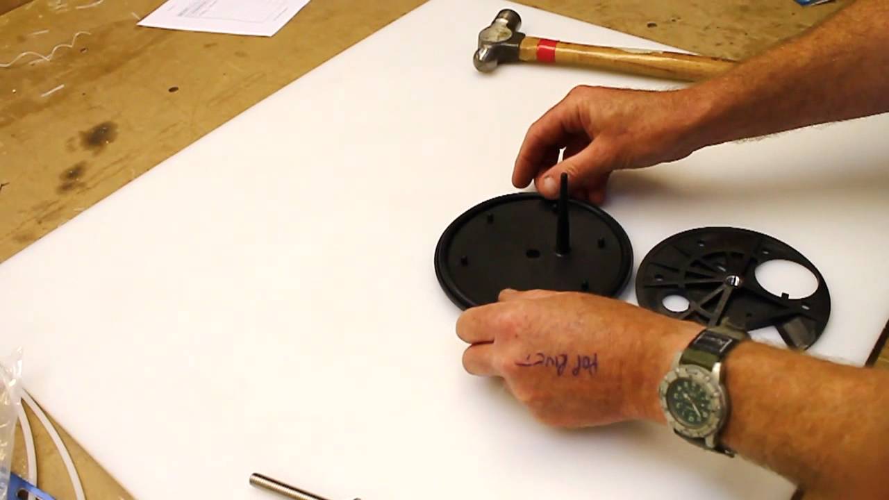 How to fit a Wema hatch to a plastic tank