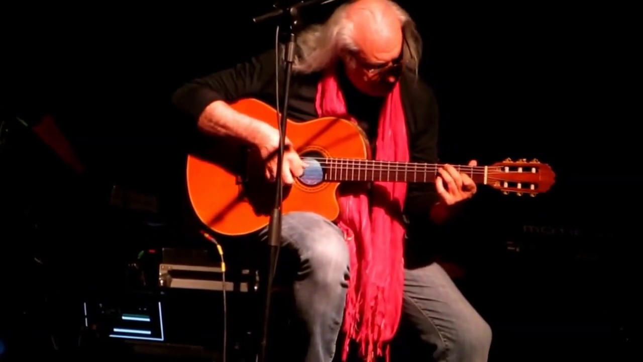 PFM - Out Of The Roundabout (Guitar solo -  Intro by Franco Mussida)