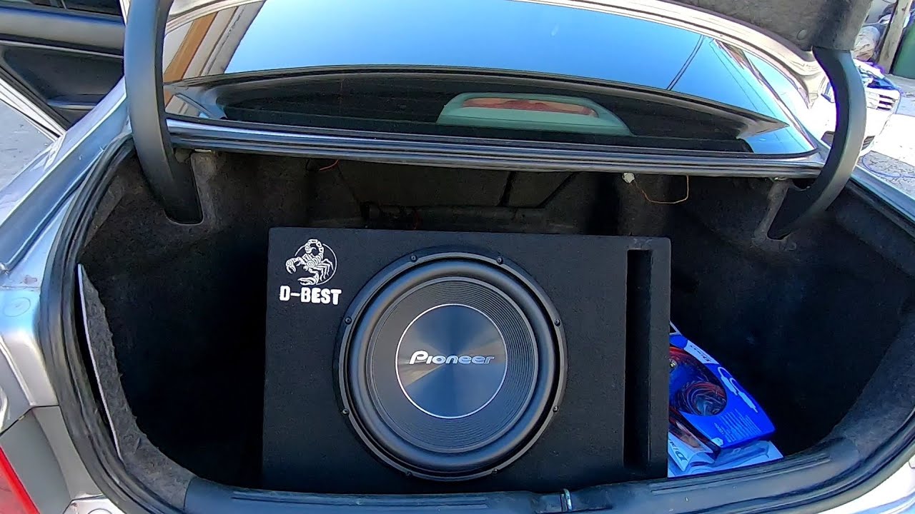 Сабвуфер Pioneer 500 RMS мощностью 1500 Вт