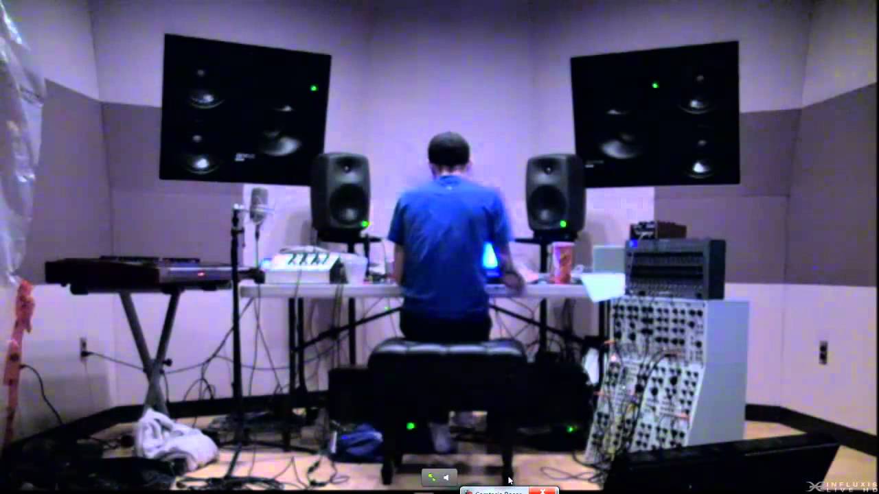 Deadmau5 live streaming in his new studio working on a new track! (The Veldt) [Part 1] 17 March 2012