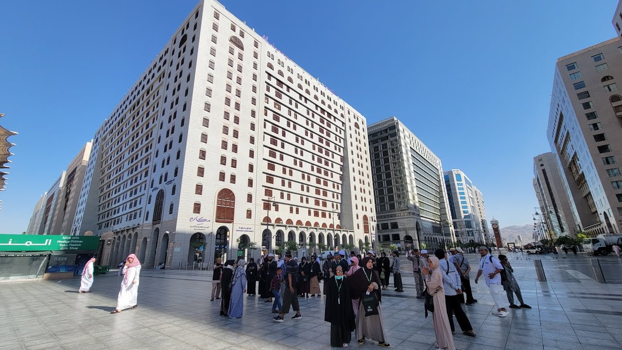 The Closest Hotels to the Prophet’s Mosque — You Won’t Believe How Fast!