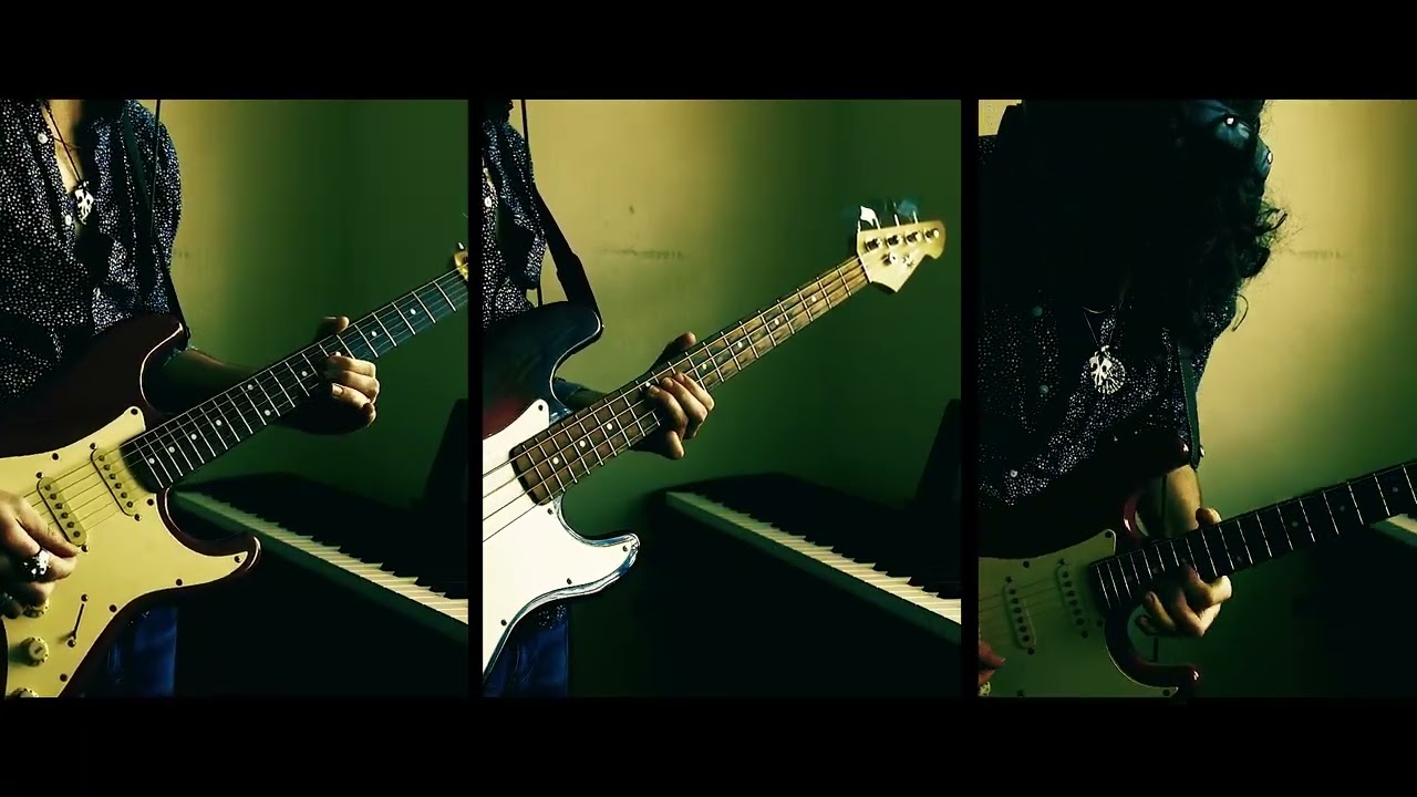 Queens of the Stone Age - Carnavoyeur (Guitar and Bass Cover)