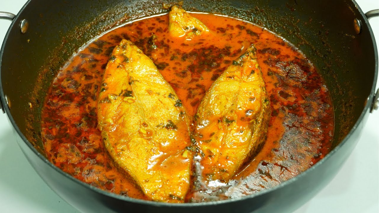 माझी आई अशी बनवते हलवा मासा/जुन्या पद्धतीचं fish कालवण/एकदा खाल्लं तर खातच बसाल/Aai style fish curry