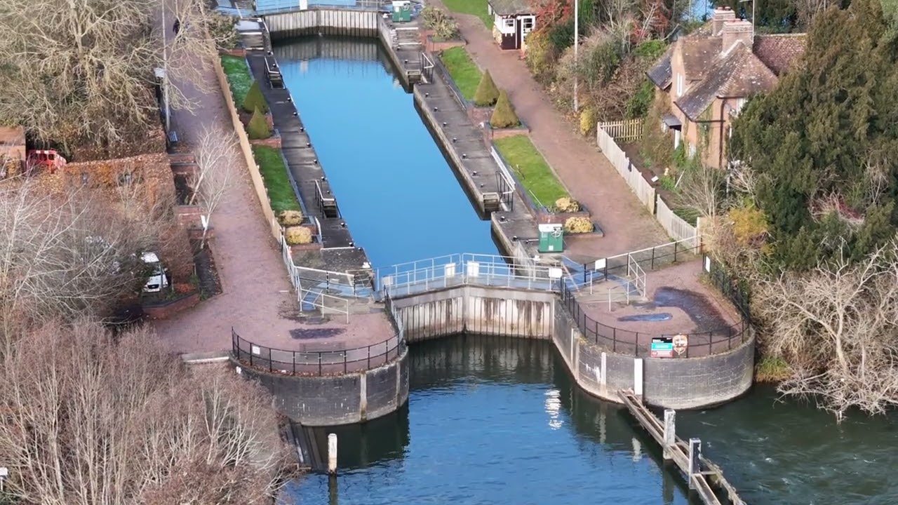 Hambleden Lock and Weir re edited