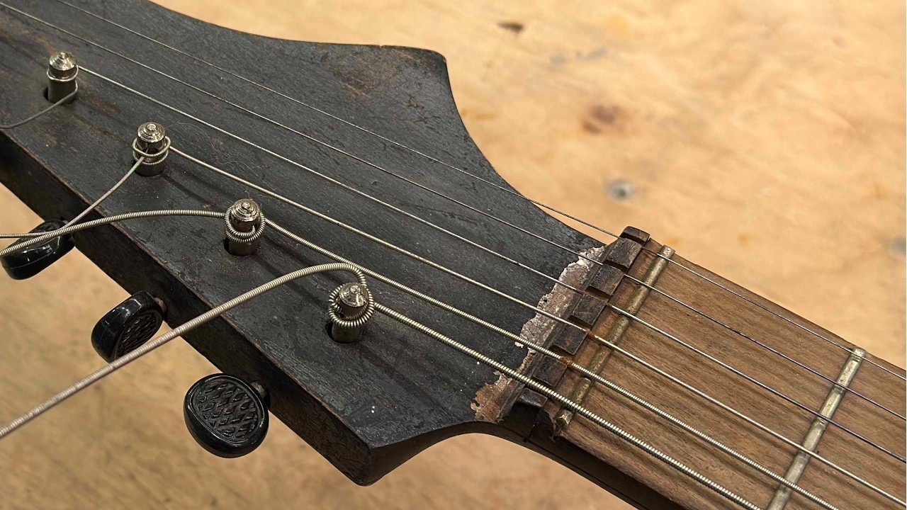 From Broken to Playable – Guitar Restoration
