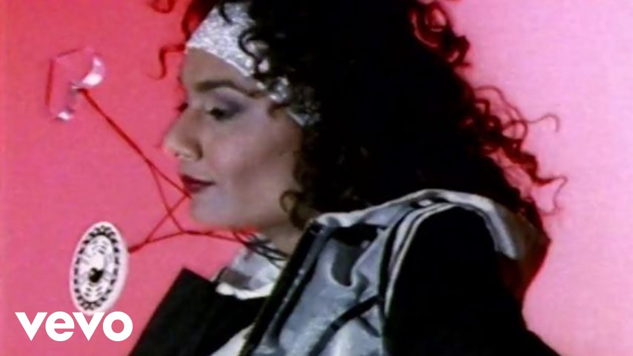 Romi & Jazz - One Love, One World (Official Music Video)