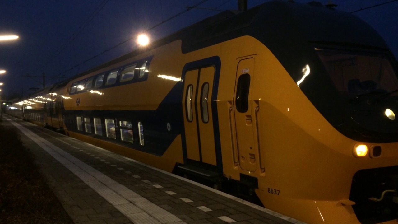 Vertrek NS VIRMm station Enkhuizen (Gemoderniseerde VIRM 2017)