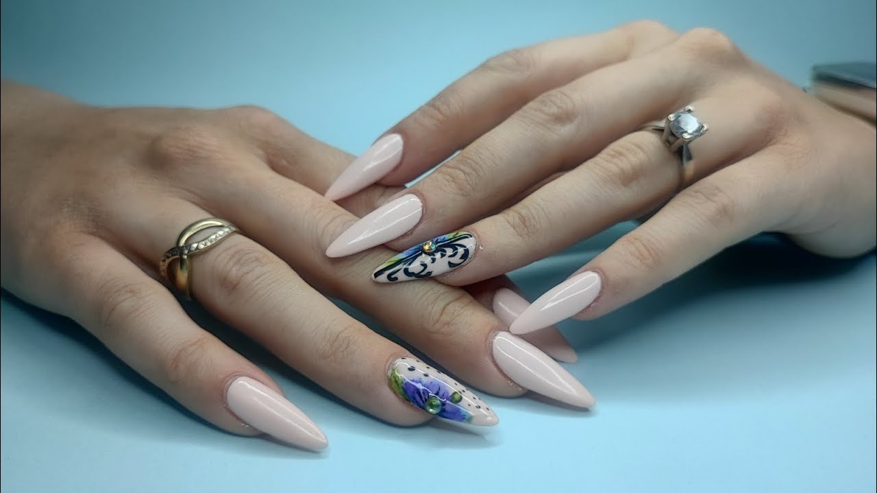 Building with tips and drawing flowers💅🥰 Изграждане с типсове и рисуване на цветя 💅🥰
