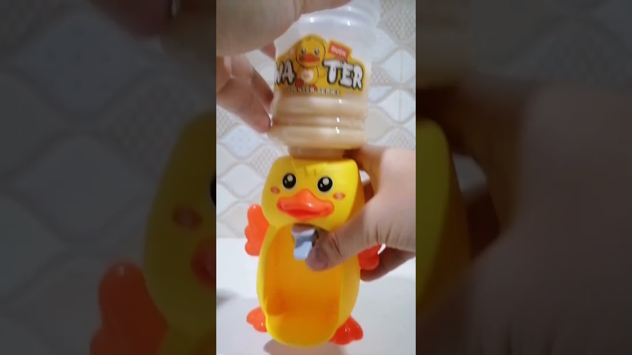 This cute little duck mini water dispenser toy is so satisfying #cutetoys #waterdispensertoy