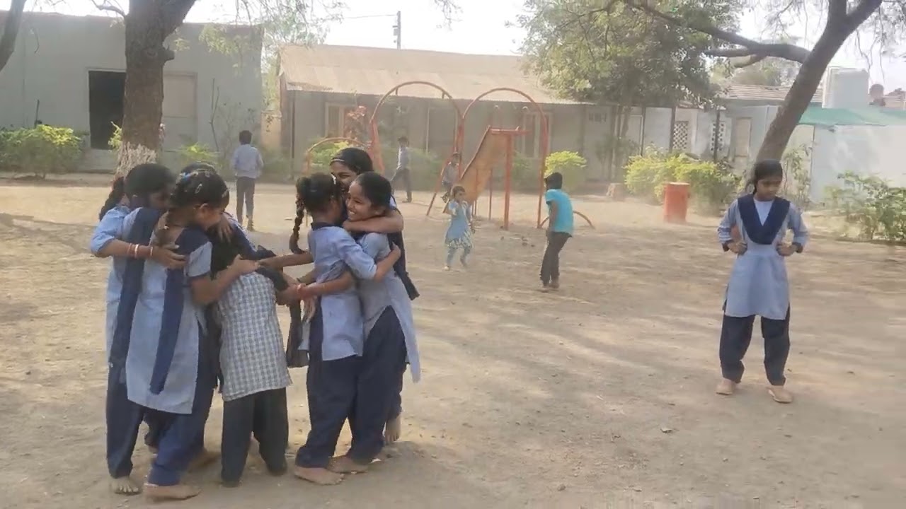 કેટલા રે કેટલા રમત રમતા ભદ્રાવળ 2 ના બાળકો 