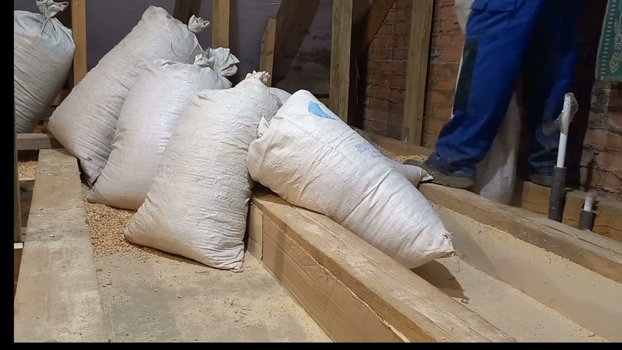 Утепление потолка стружкой, за копейки.
