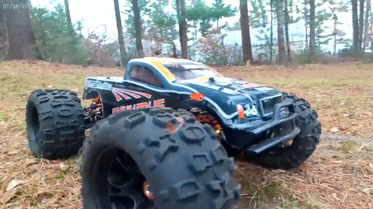 DHK MAXIMUS vs TRAXXAS SLEDGE which one will BREAK?