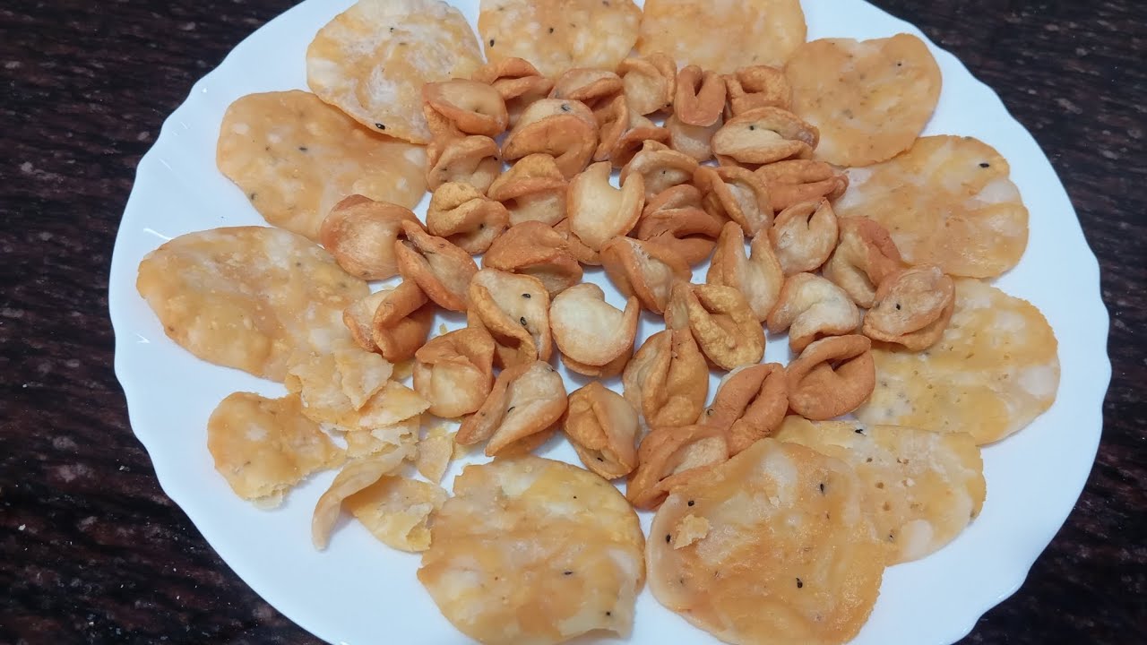 होली स्पेशल सेव मठरी एक आइटम दो स्वाद
