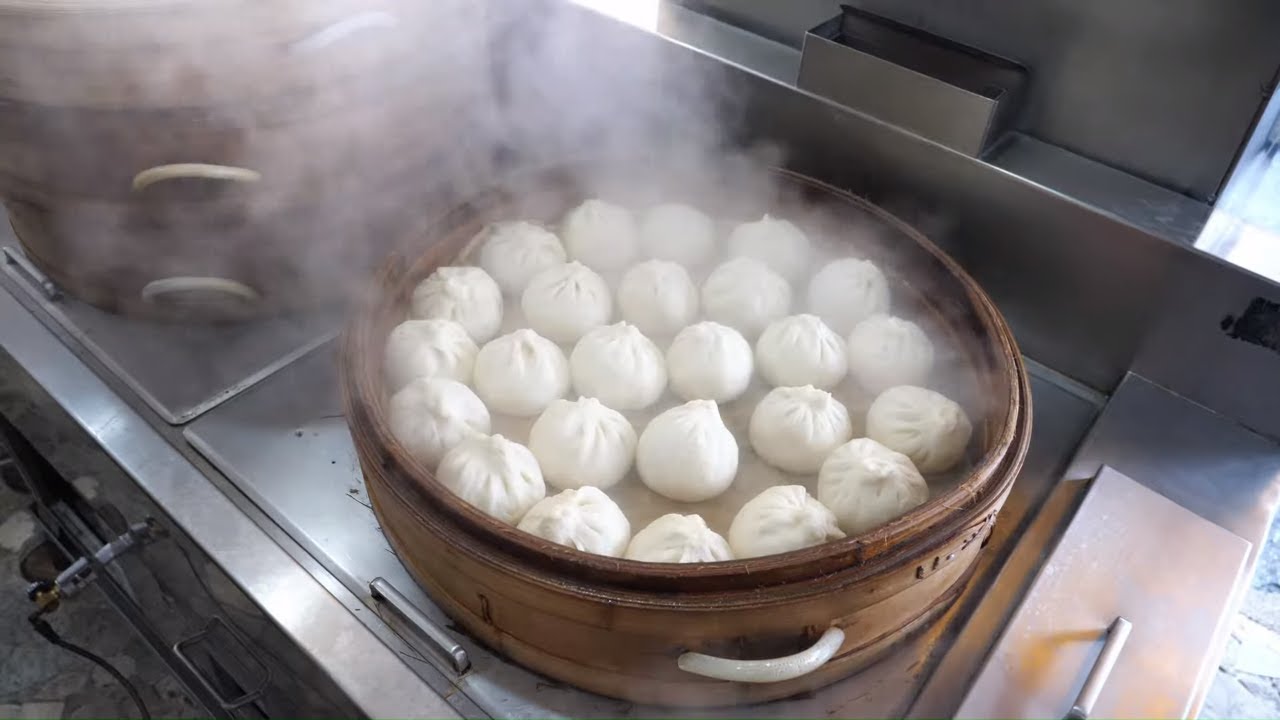 Taiwanese Breakfast - Radish Cake, Steamed Soup Dumpling, Gua Bao(Pork Belly Bun), Soy Milk 高雄興隆居