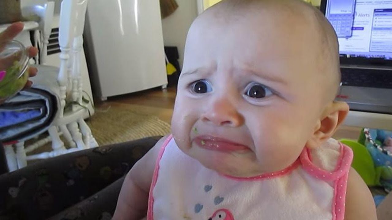 Stealing food is a child's hobby - Baby's funny reaction to food🍕🍪🍗