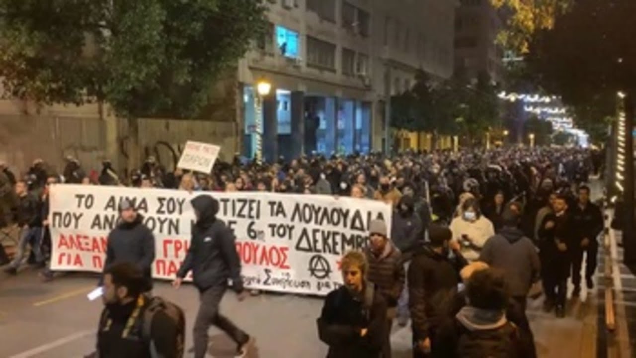 Gran protesta en Atenas en aniversario del asesinato de joven por un polic&iacute;a