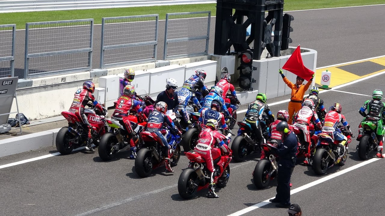 【鈴鹿８耐】ライダーBLUE予選①スタート 鈴鹿8時間耐久ロードレース 鈴鹿サーキット