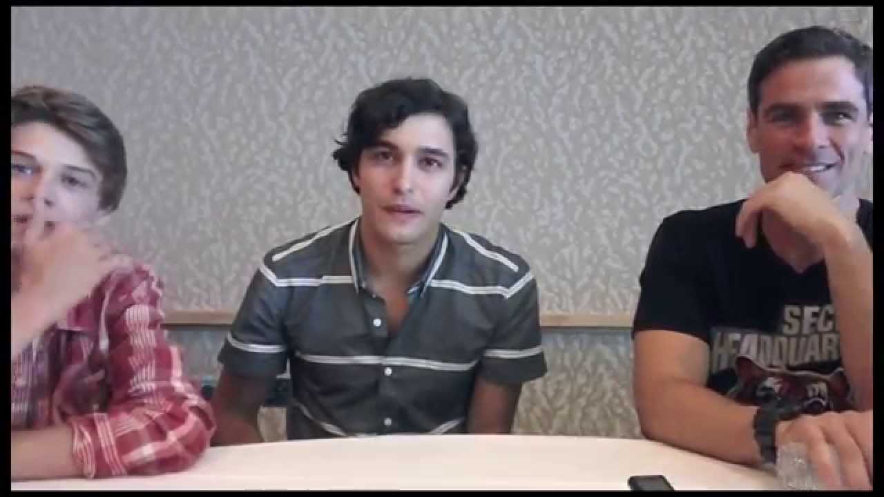 Интервью с Александром Кохом, Колином Фордом и Эдди Кэхиллом о фильме &laquo;Под куполом&raquo;.