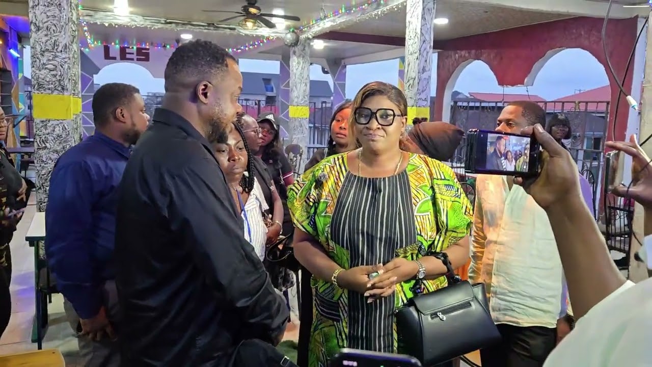 Maman L or mbongo aye kolela na ba artiste comédie 