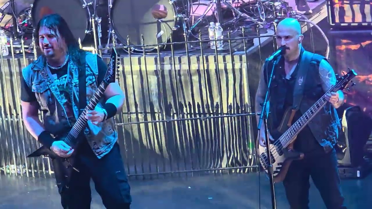 TRRIVIUM - Down From the Sky - Live WELLMONT