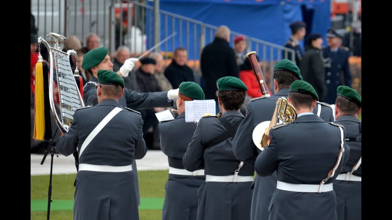 Marsch aus Petersburg 12.11.2019 Gelöbnis Reichstag