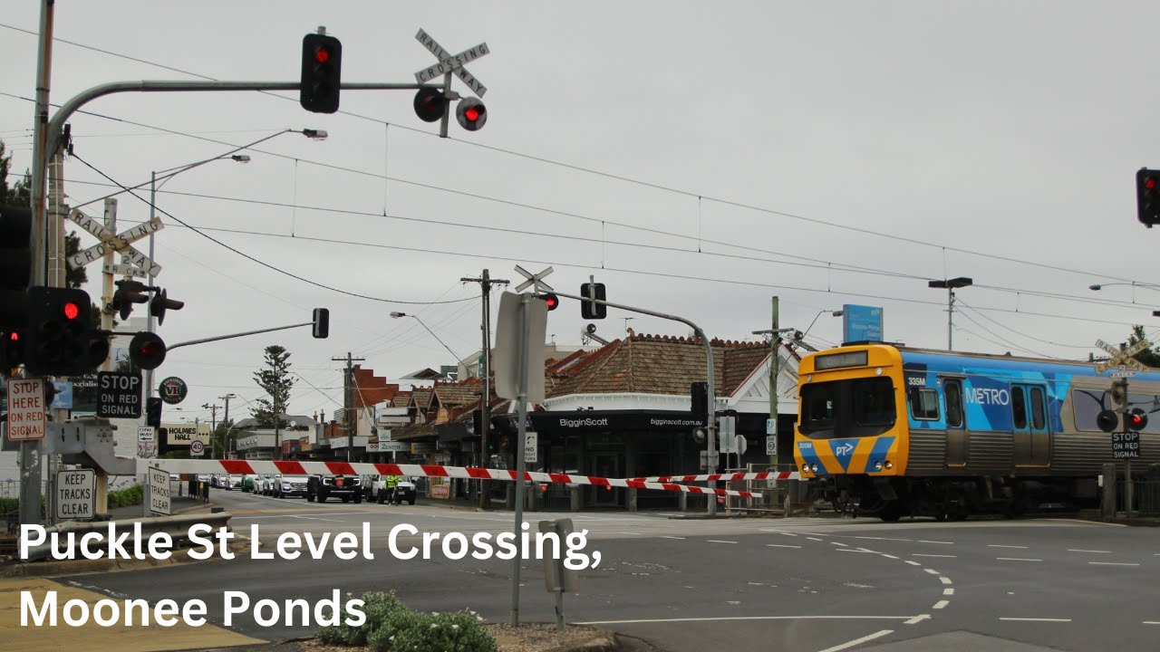 Puckle St Level Crossing, Moonee Ponds - Melbourne Metro/VLine Crossing