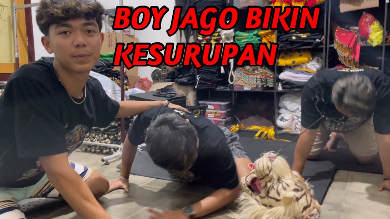 PUTRA DIBIKIN KESURUPAN SAMA BOY