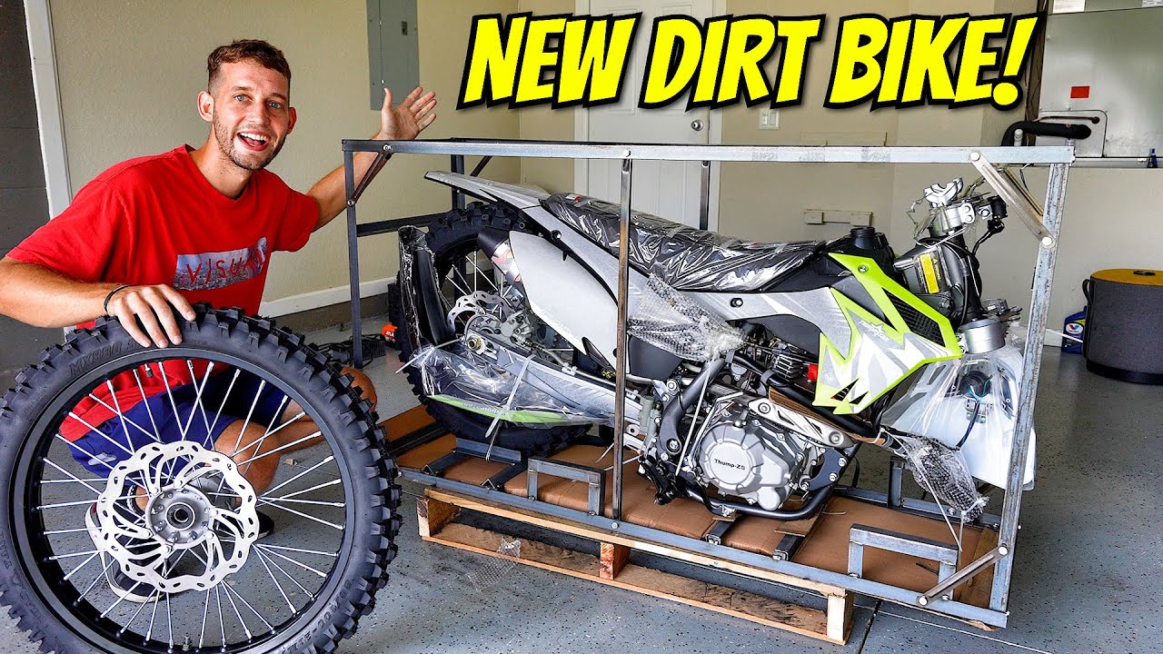 UNBOXING MY NEW DIRT BIKE! Thumpstar 250cc