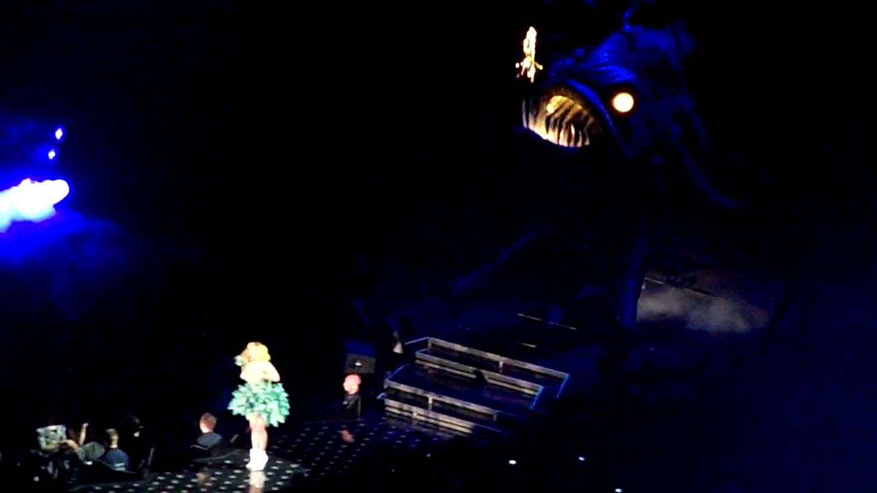 Lady Gaga - Paparazzi    Monster Ball Tour  Berlin 2010  O2-World _ HD Stereo