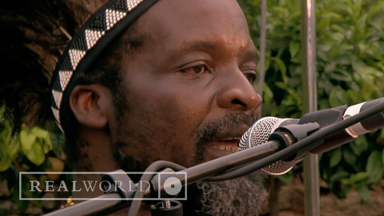 Chartwell Dutiro - Taireva (live at Africa Calling)