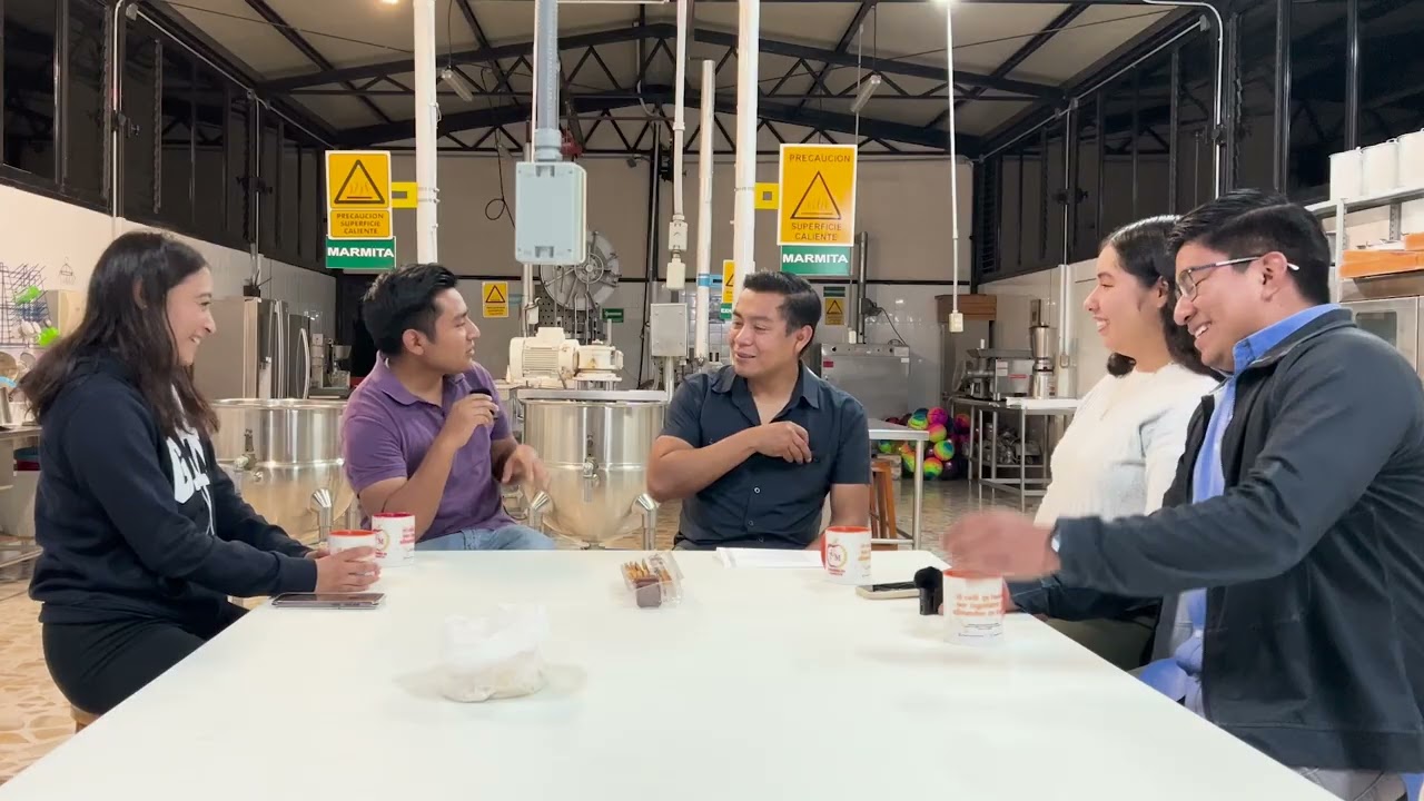 Jóvenes de la UTM ganan premio estatal con jabones con aceite de cocina