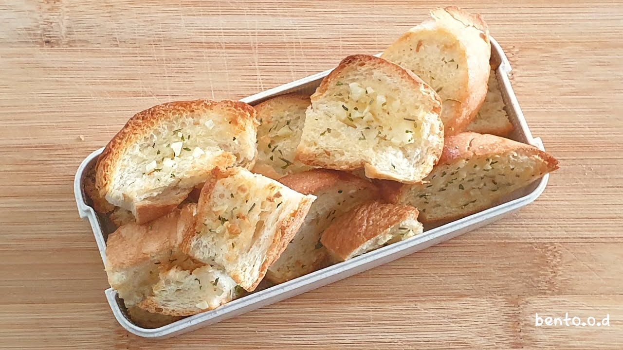 BEST Homemade Garlic Bread Bento (Delicious with Homemade Creamy Mushroom Soup!)